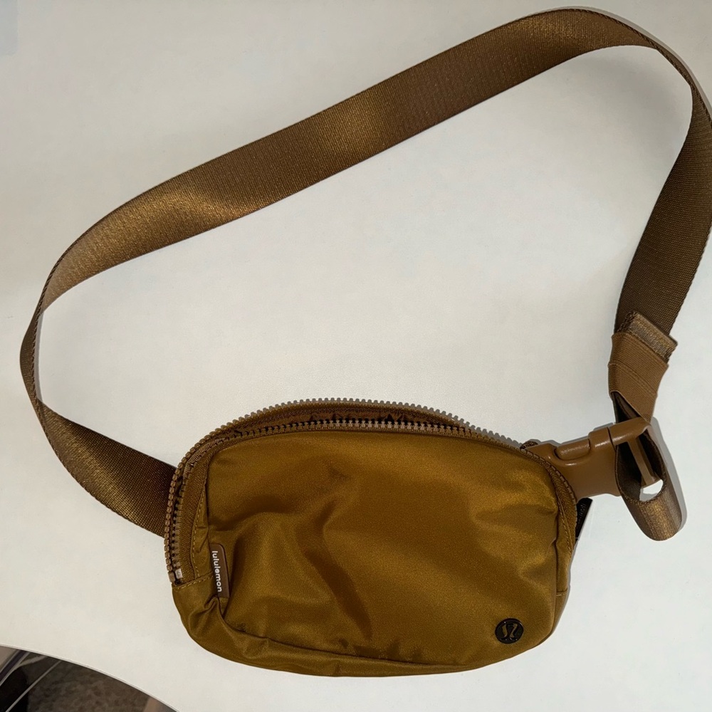 Brown lululemon belt bag - Picture 2 of 3